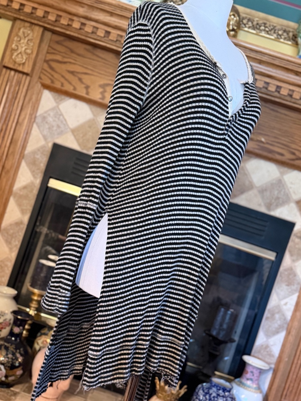 VTG We The Free Black and White Striped Long Sleeve Hi/Low Henley Top Size Sml